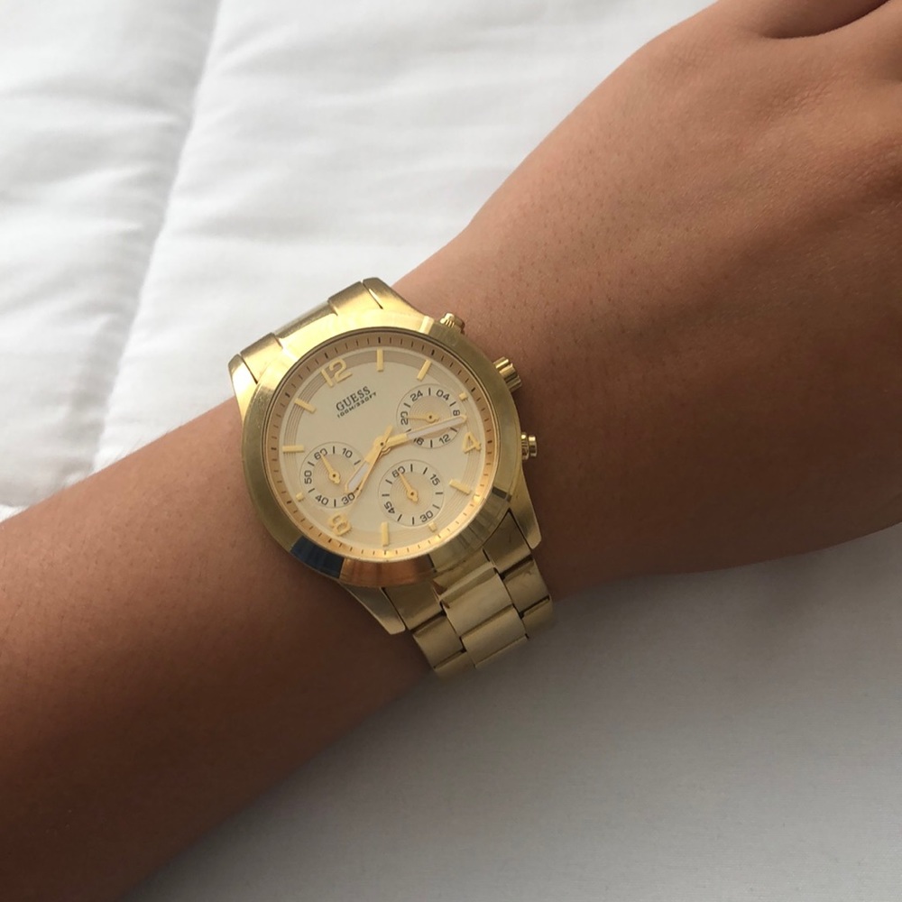 Guess Gold Watch - Picture 5 of 5